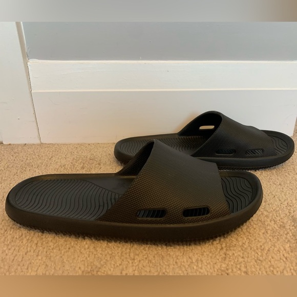 SOLD - Black Slides, Size Medium (fits 8-9) - Picture 2 of 3